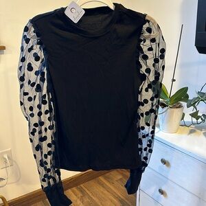 NWT Puff sleeve top